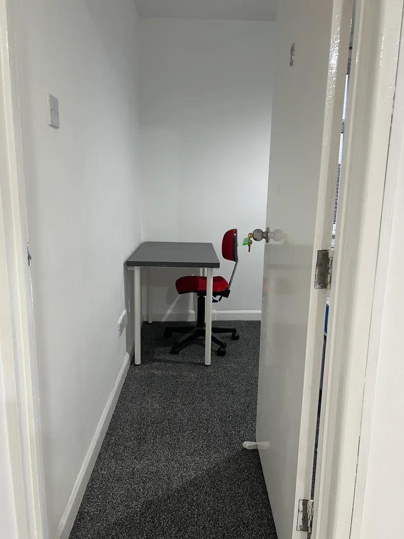 23 Bute Avenue: 7 bedroom student house NG7 1QB - Image 25